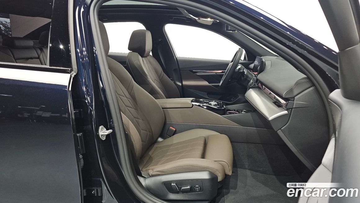 BMW 5-Series 2025