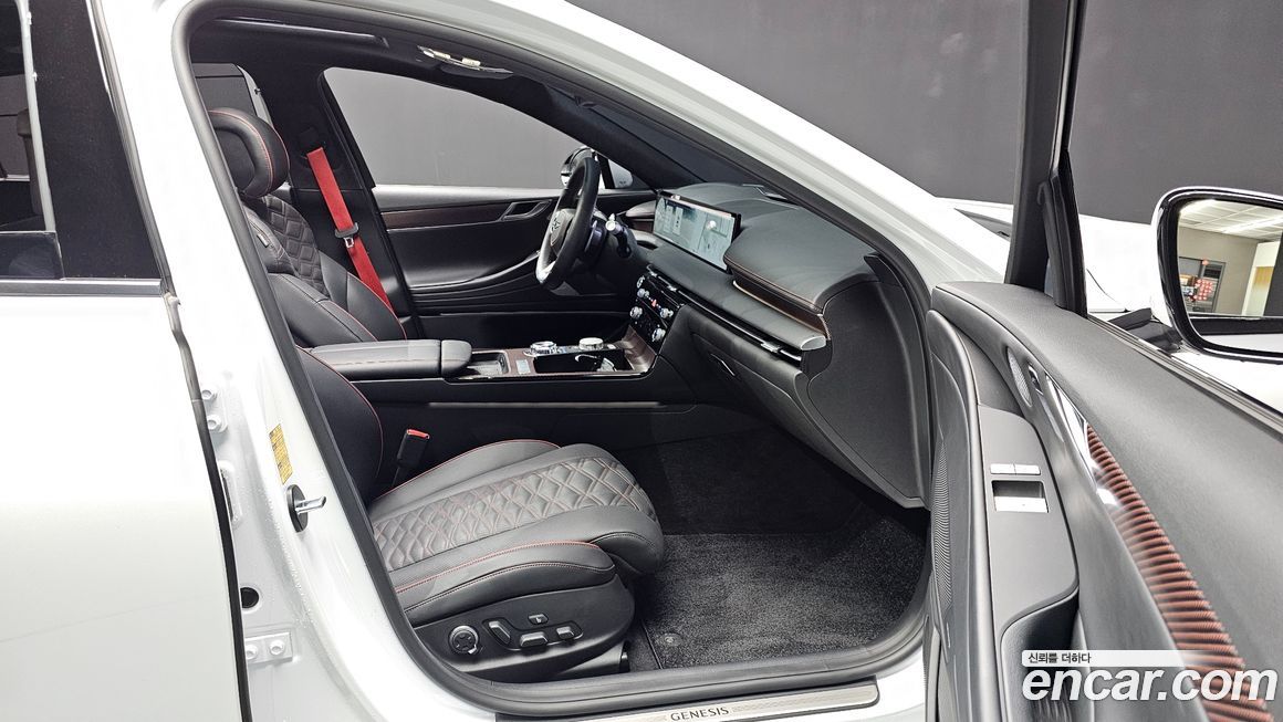 Genesis G80 2025