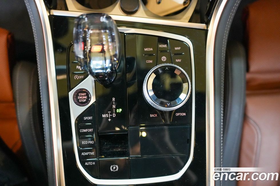 BMW 8-Series 2023