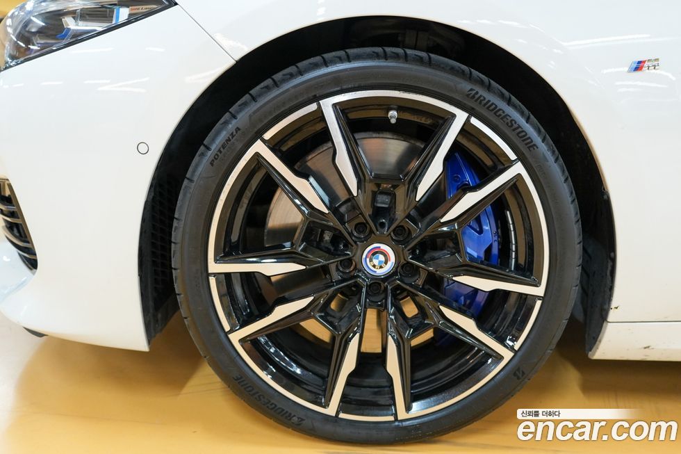 BMW 8-Series 2023