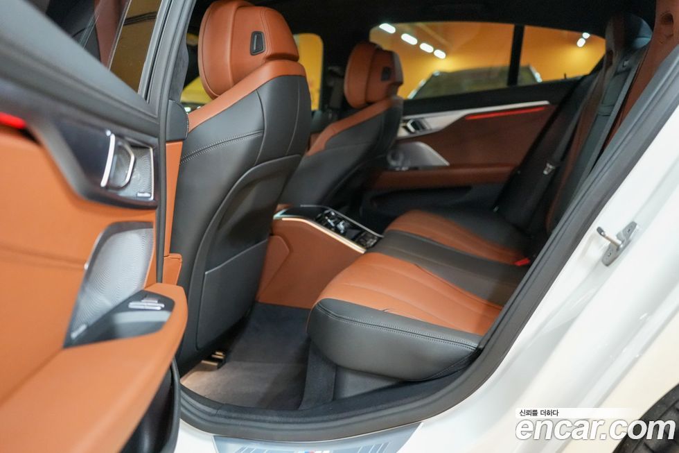 BMW 8-Series 2023