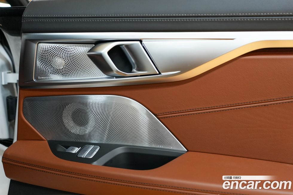 BMW 8-Series 2023