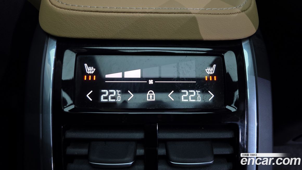 Volvo XC90 2025