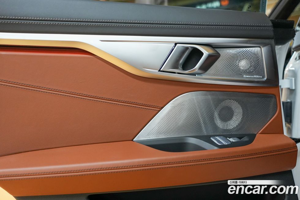 BMW 8-Series 2023