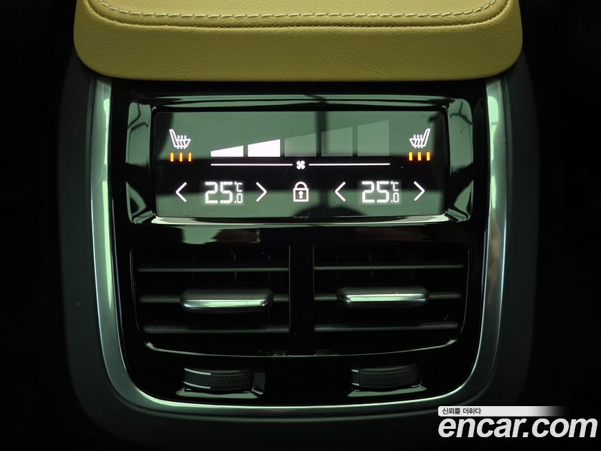 Volvo XC90 2025