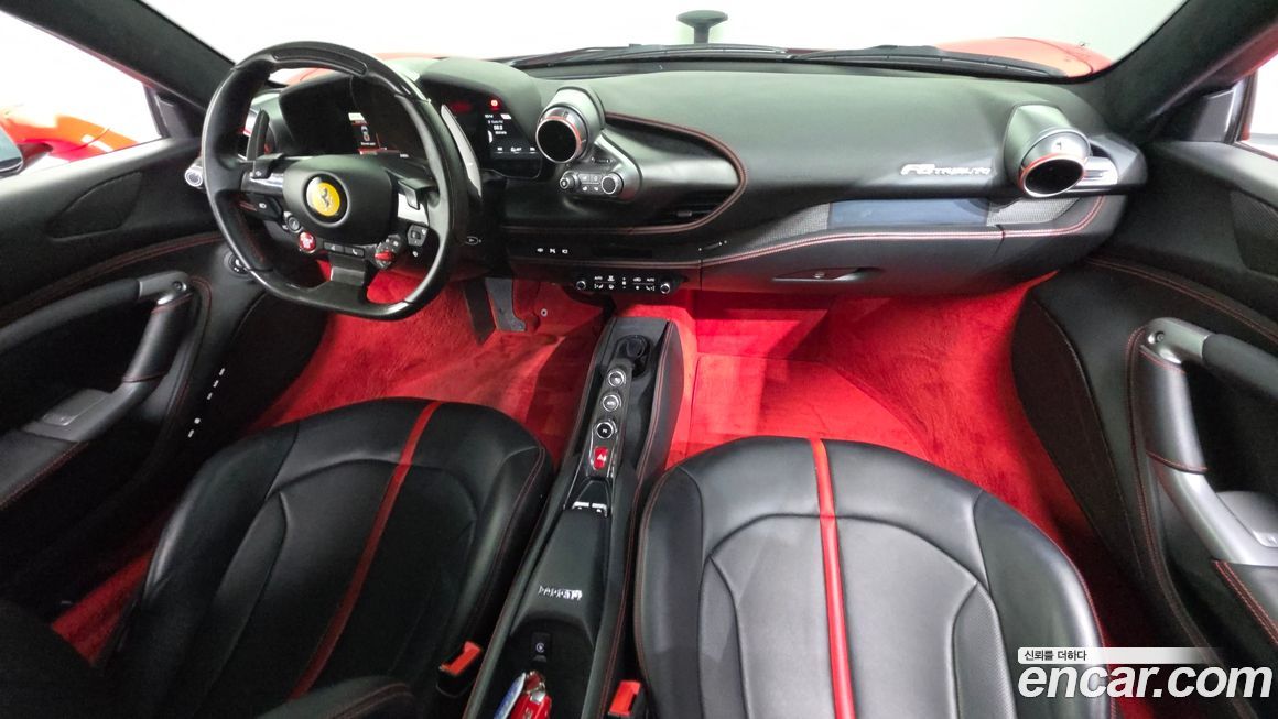 Ferrari F8 2021
