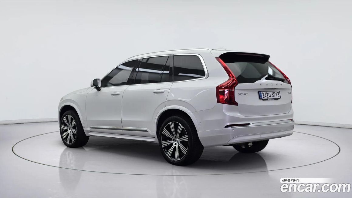 Volvo XC90 2025