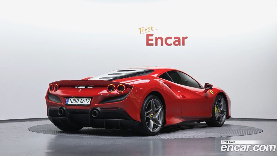 Ferrari F8 2021