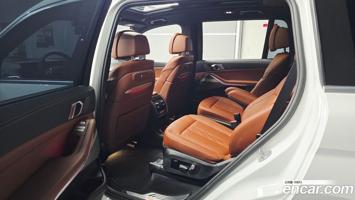 BMW X7 2025