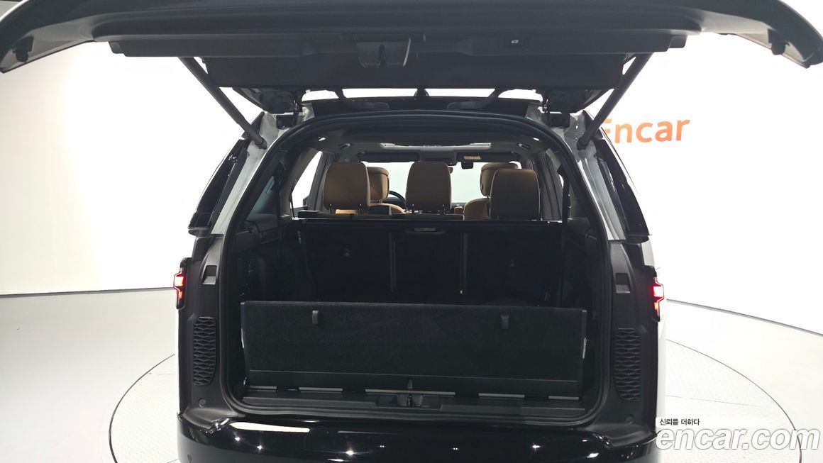 Land Rover Discovery 2024