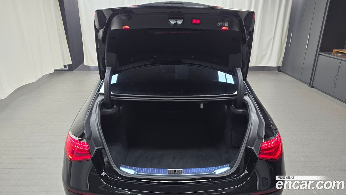 Mercedes-Benz S-Class 2023