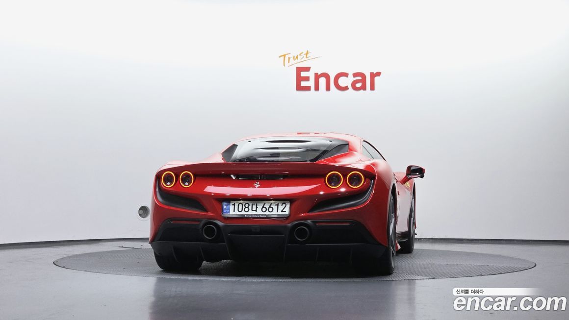 Ferrari F8 2021
