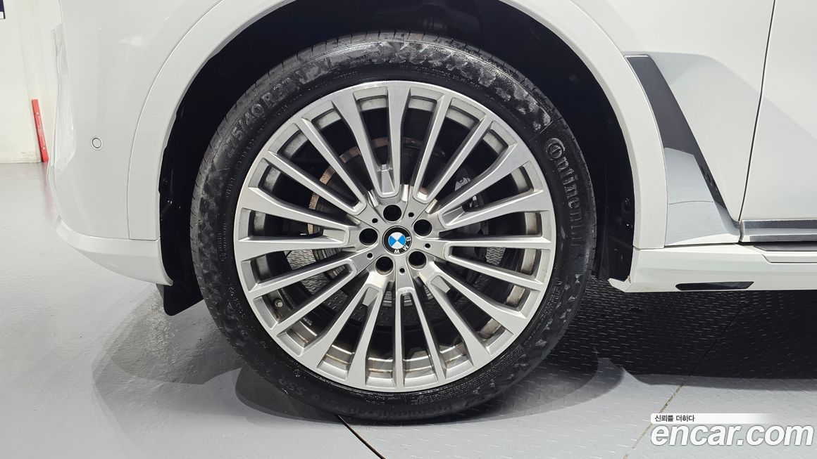 BMW X7 2025
