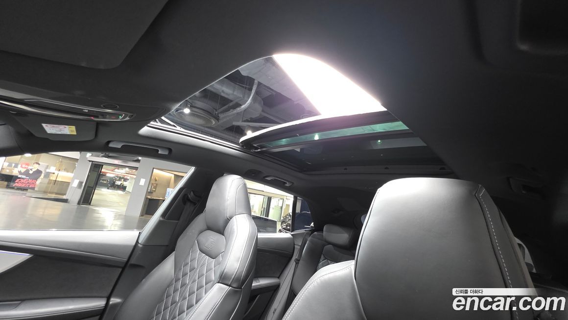 Audi Q8 2023