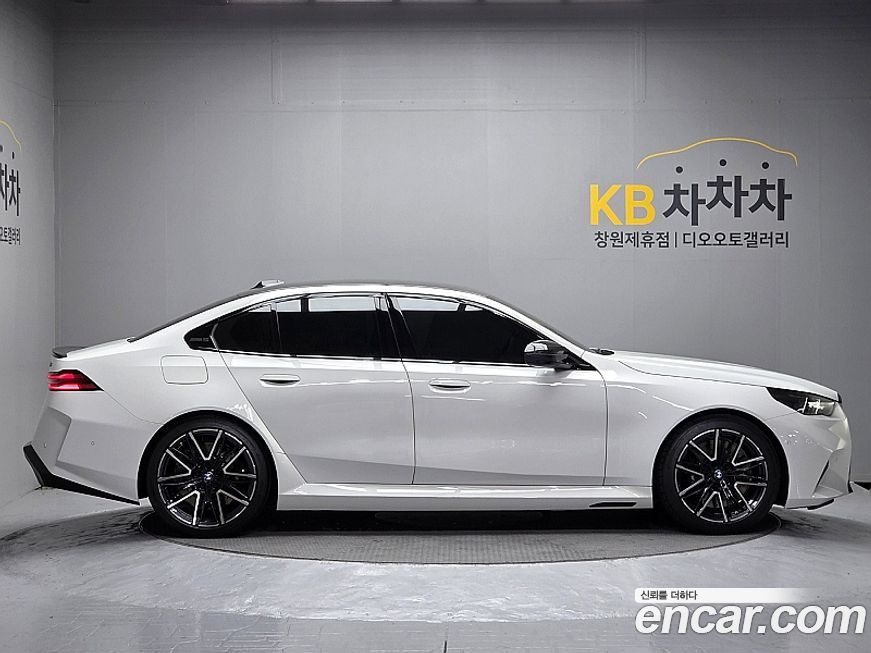 BMW M5 2025