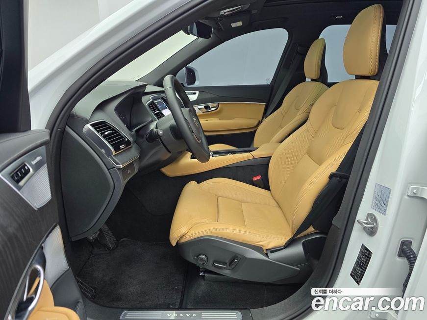 Volvo XC90 2025