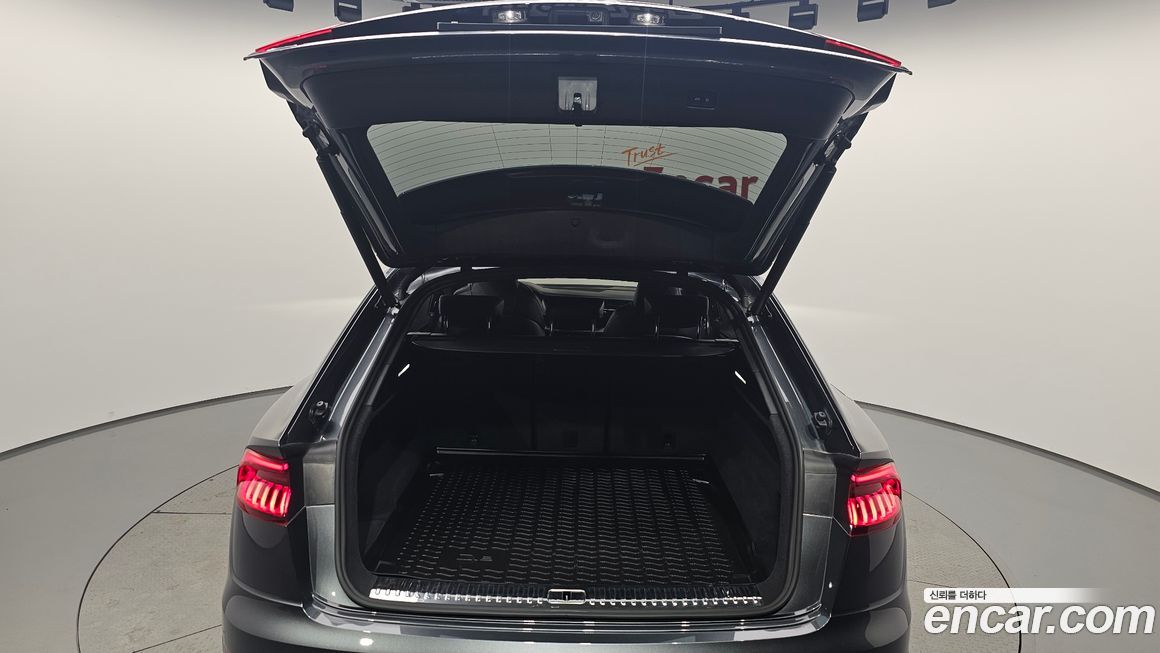 Audi Q8 2023