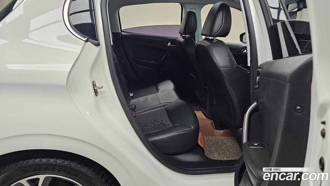 Peugeot 208 2016