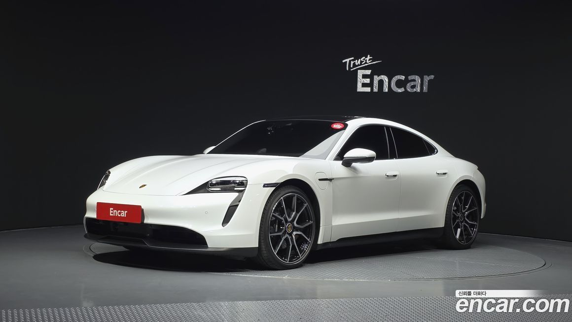 Porsche Taycan 2023