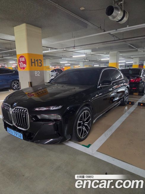 BMW i7 2024