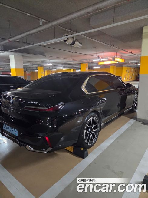 BMW i7 2024