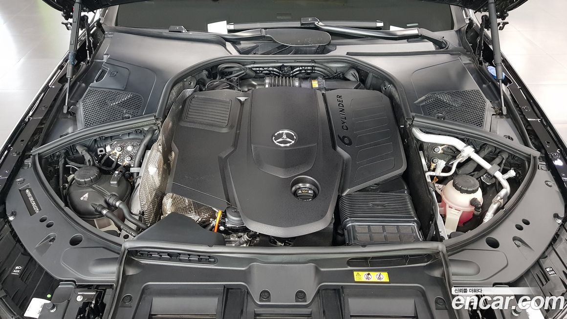 Mercedes-Benz S-Class 2025