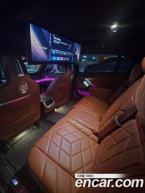 BMW i7 2024