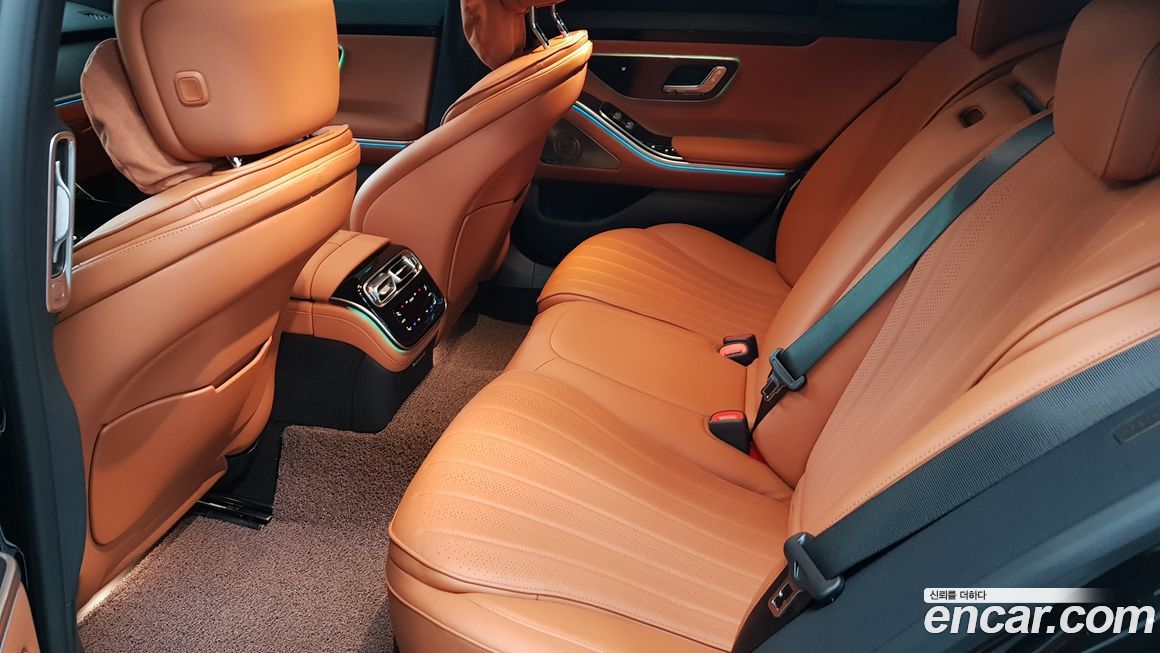 Mercedes-Benz S-Class 2025