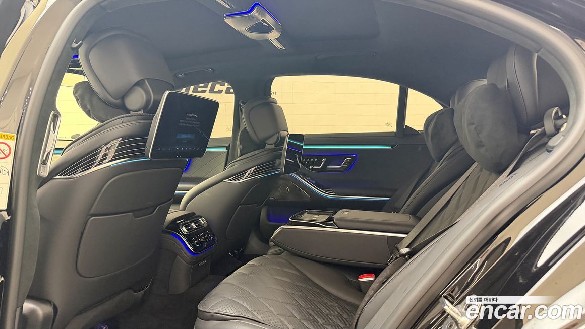 Mercedes-Benz S-Class 2025