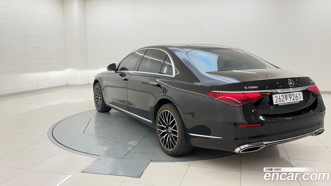 Mercedes-Benz S-Class 2025