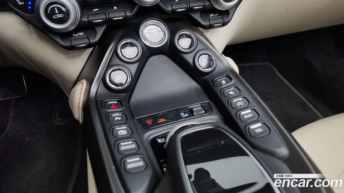 Astonmartin Vantage 2022