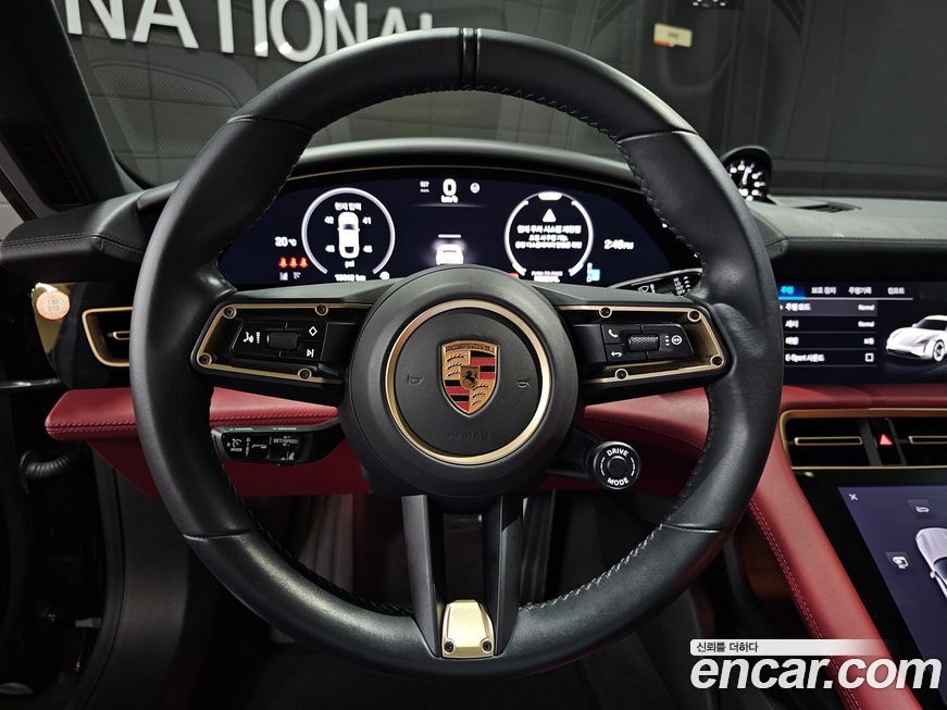 Porsche Taycan 2025