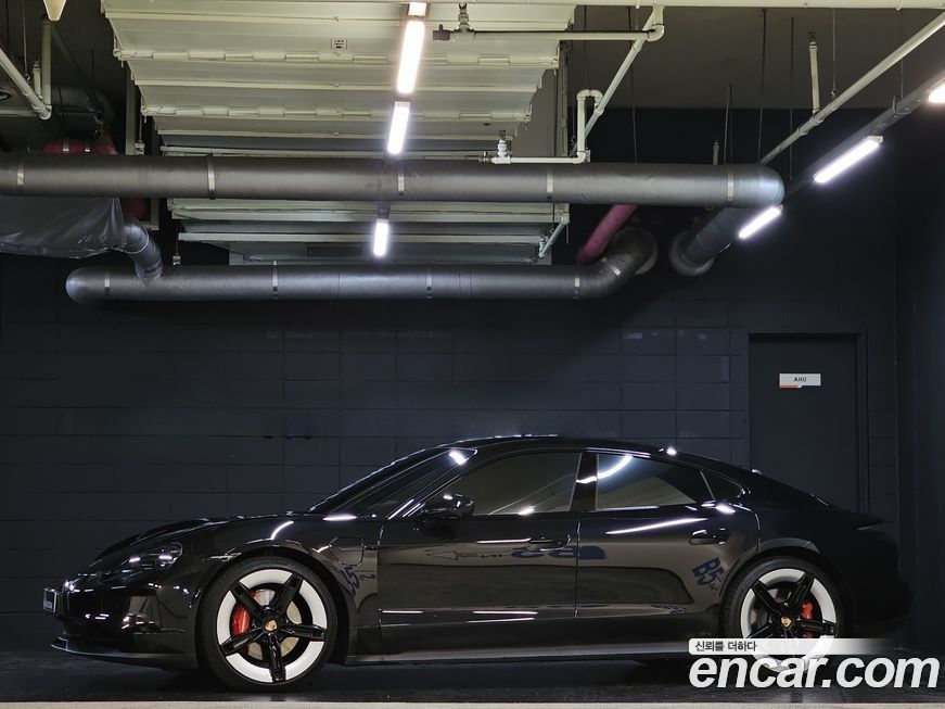 Porsche Taycan 2025