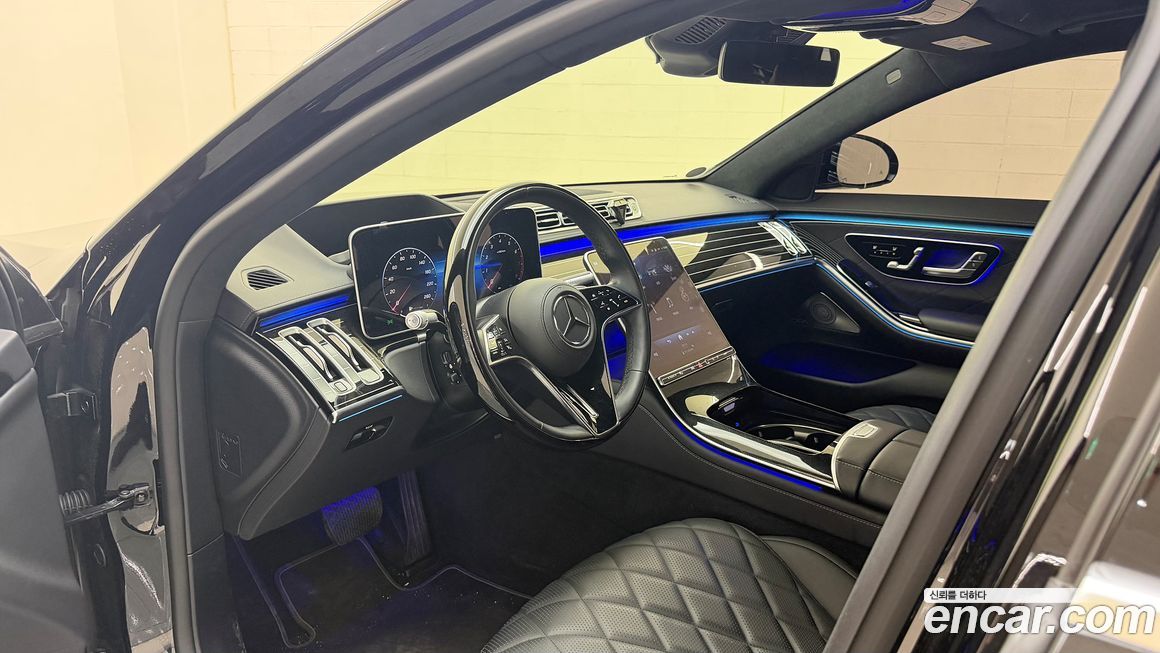 Mercedes-Benz S-Class 2025