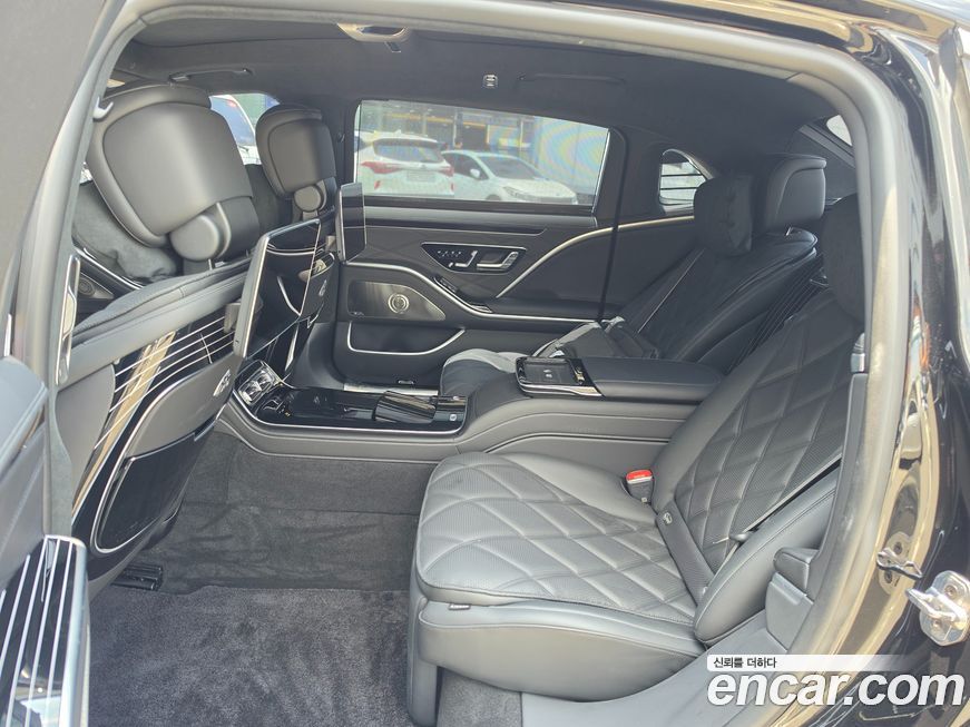 Mercedes-Benz S-Class 2025