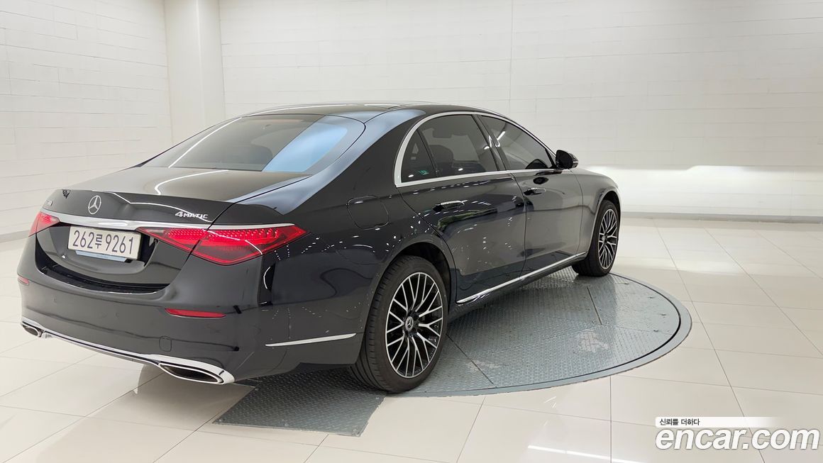 Mercedes-Benz S-Class 2025
