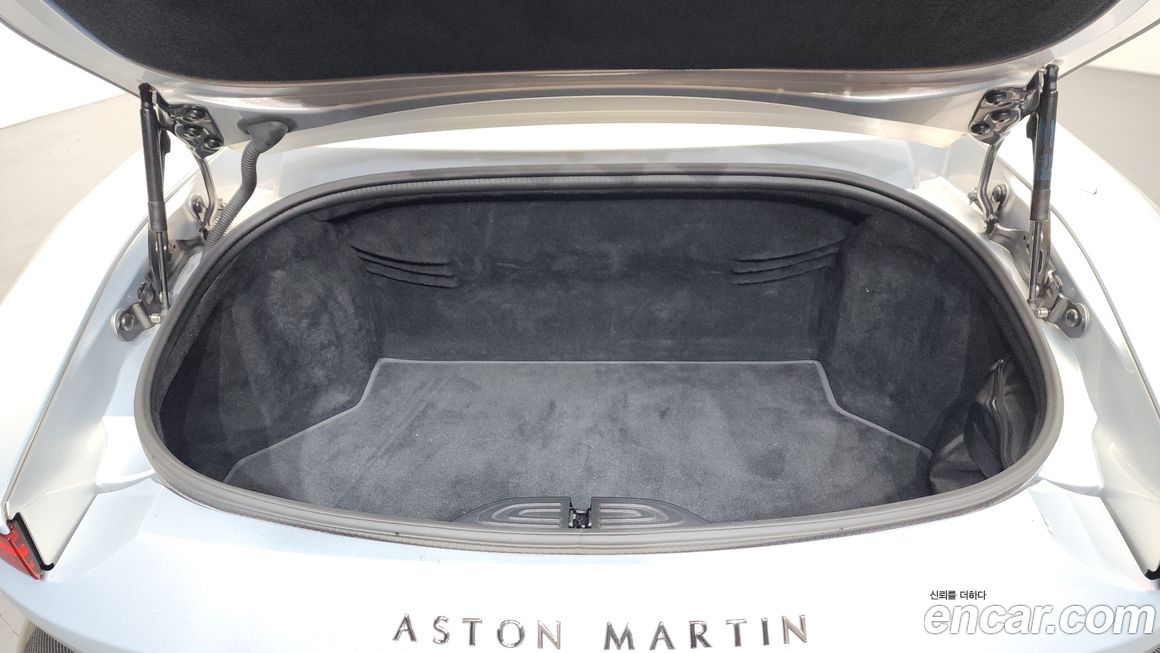 Astonmartin Vantage 2022