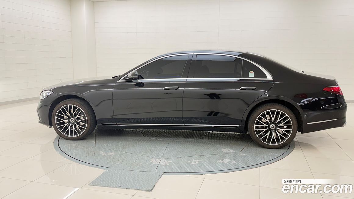 Mercedes-Benz S-Class 2025
