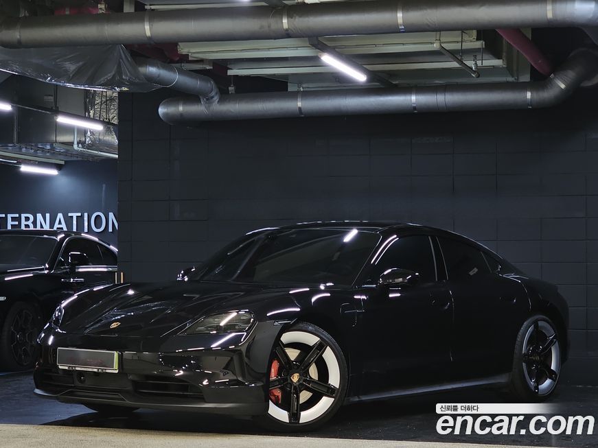 Porsche Taycan 2025