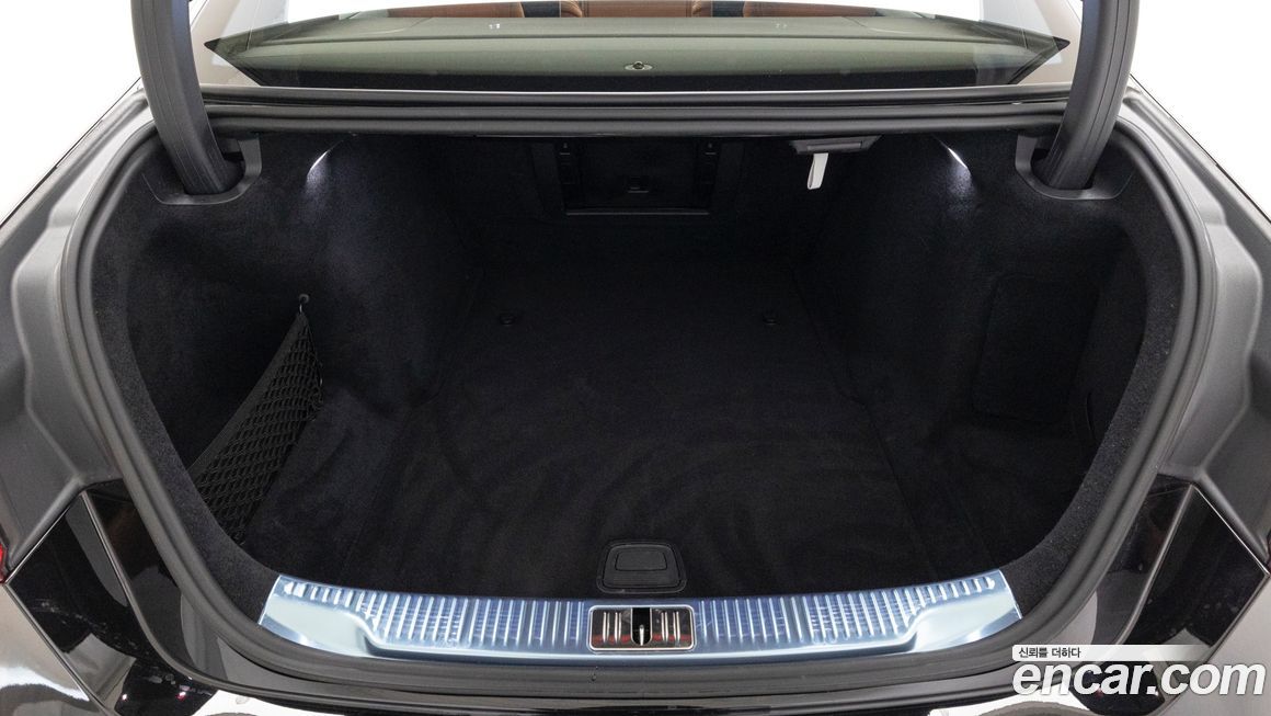 Mercedes-Benz S-Class 2026