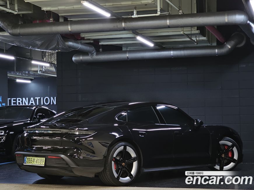 Porsche Taycan 2025