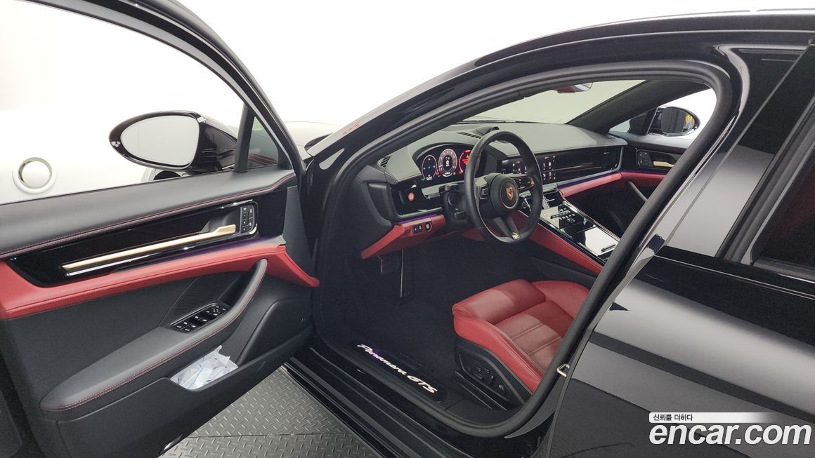 Porsche Panamera 2025