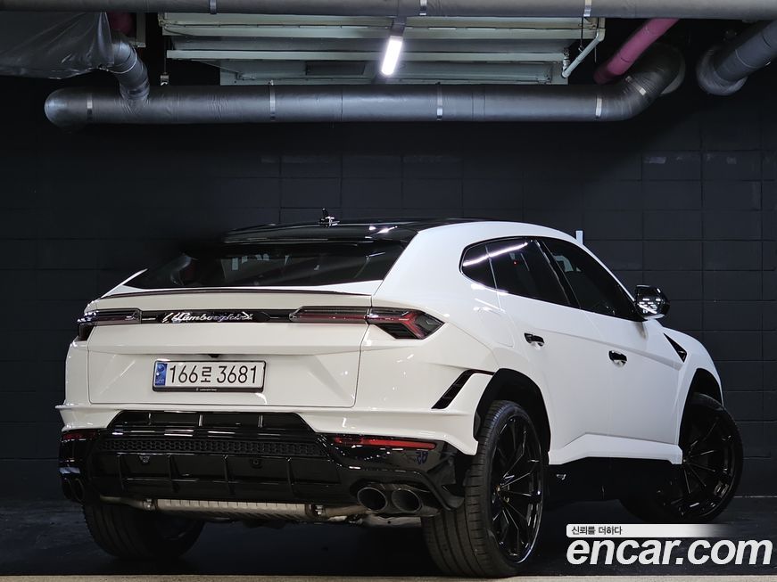 Lamborghini Urus 2023