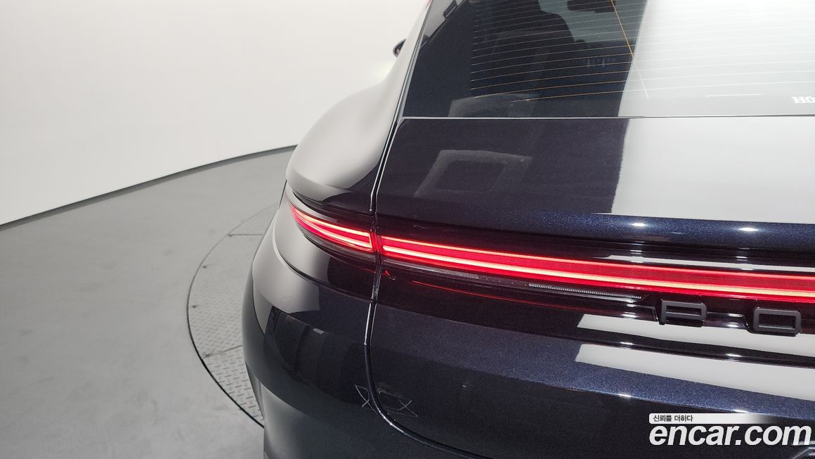 Porsche Panamera 2025