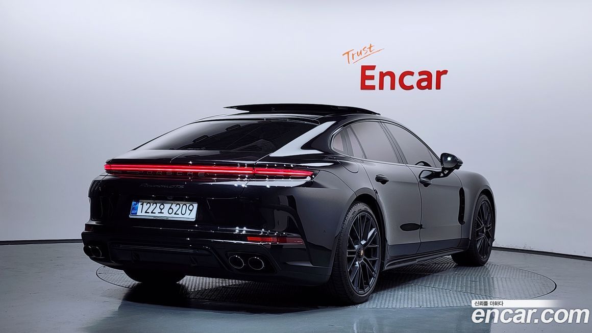 Porsche Panamera 2025