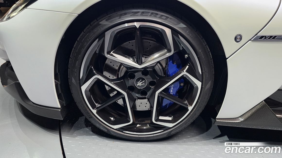 Maserati MC20 2022