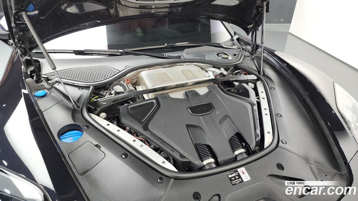 Porsche Panamera 2025