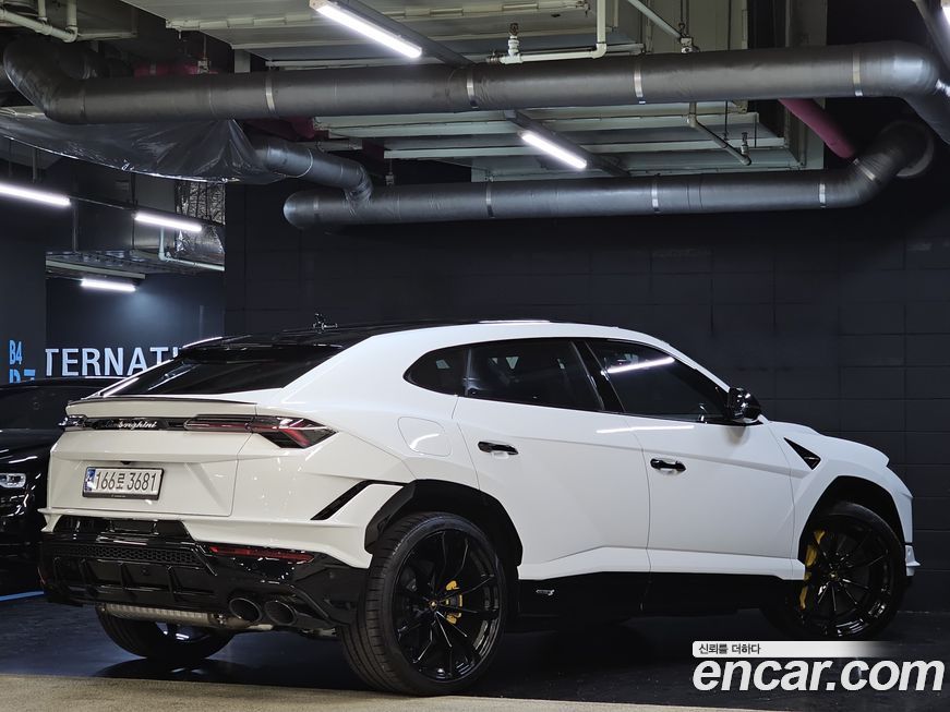 Lamborghini Urus 2023
