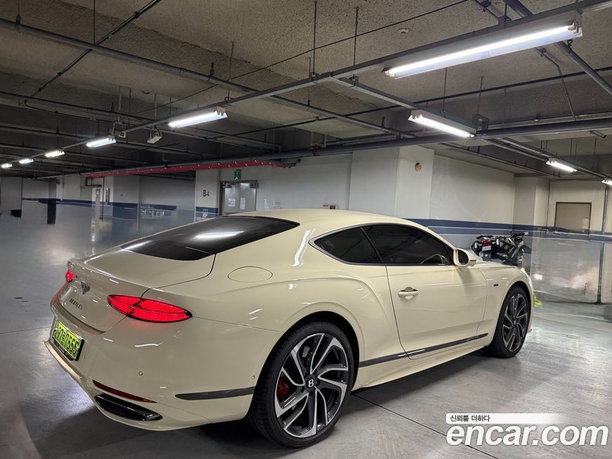 Bentley Continental 2025