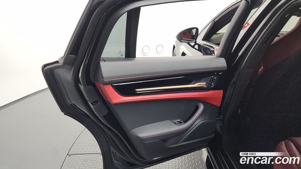 Porsche Panamera 2025